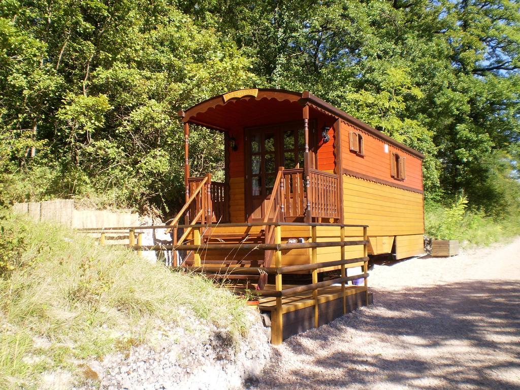 Bed and Breakfast Les Roziers - Roulotte Bagnac Екстер'єр фото